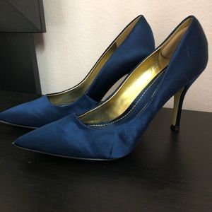 Satin pointy toe pumps